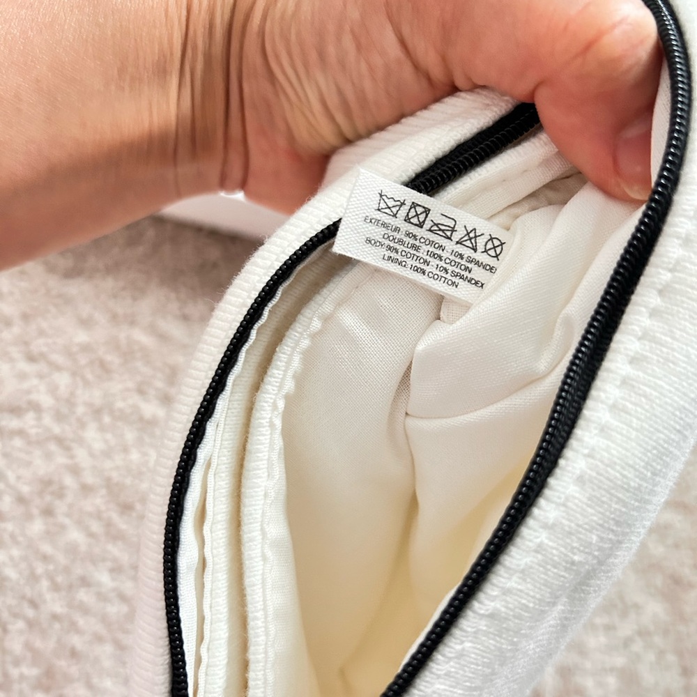 Chanel Beauty makeup bag - Picture 8 of 8